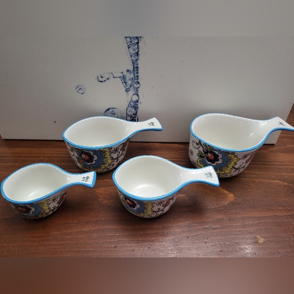 Dutch wax 4pc measuring cups - Picture 2 of 5